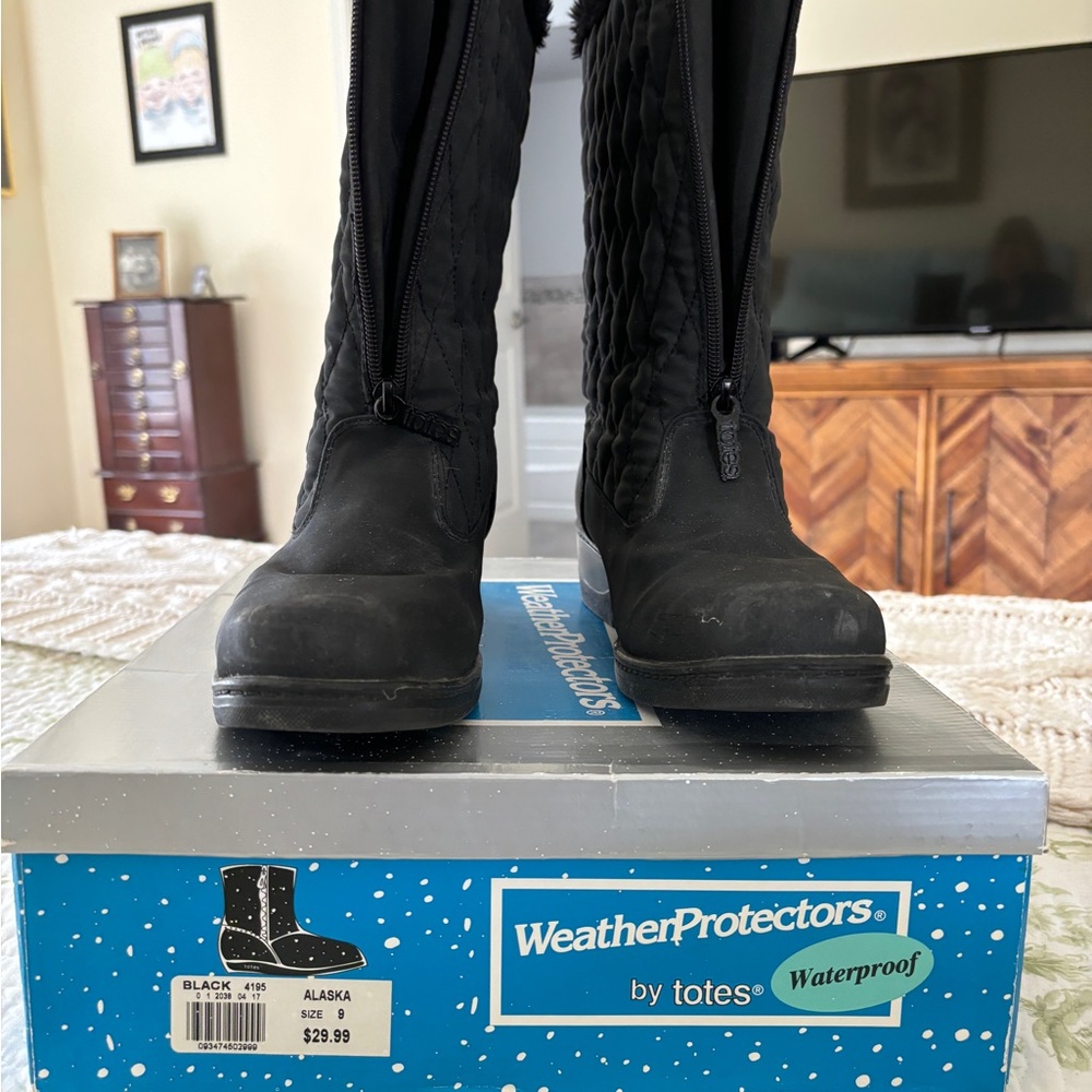 Ladies Totes Winter Boots.